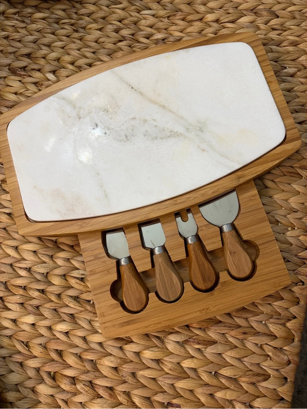 Marble & Bamboo Cheese Board with 4 Serving Knives b smith